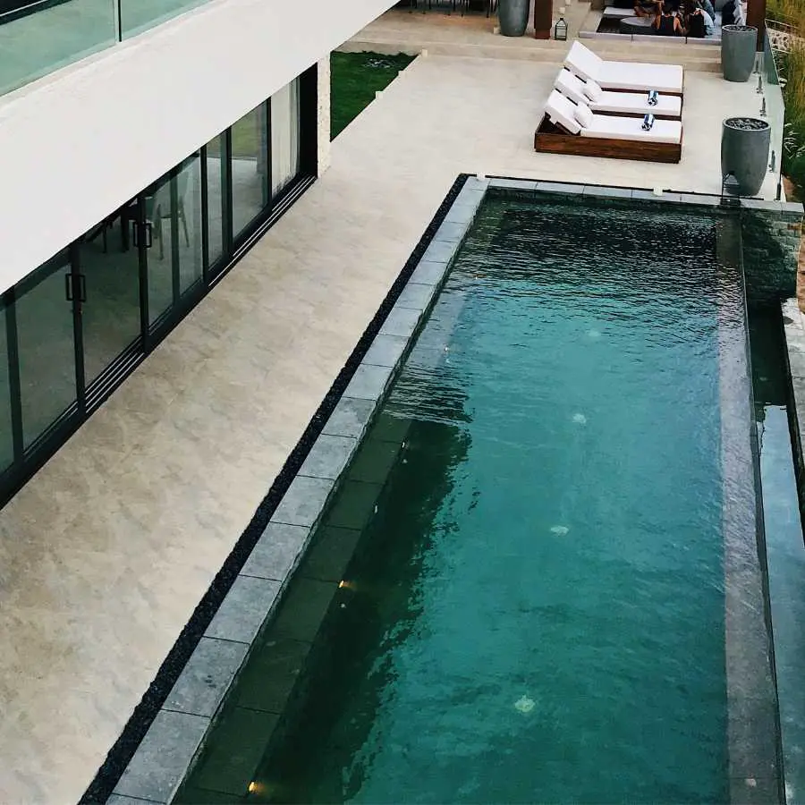 Agence M Com Marseille STB Roque Var Cavalaire Macon Renovation Terrassement Piscine Couloir Nage