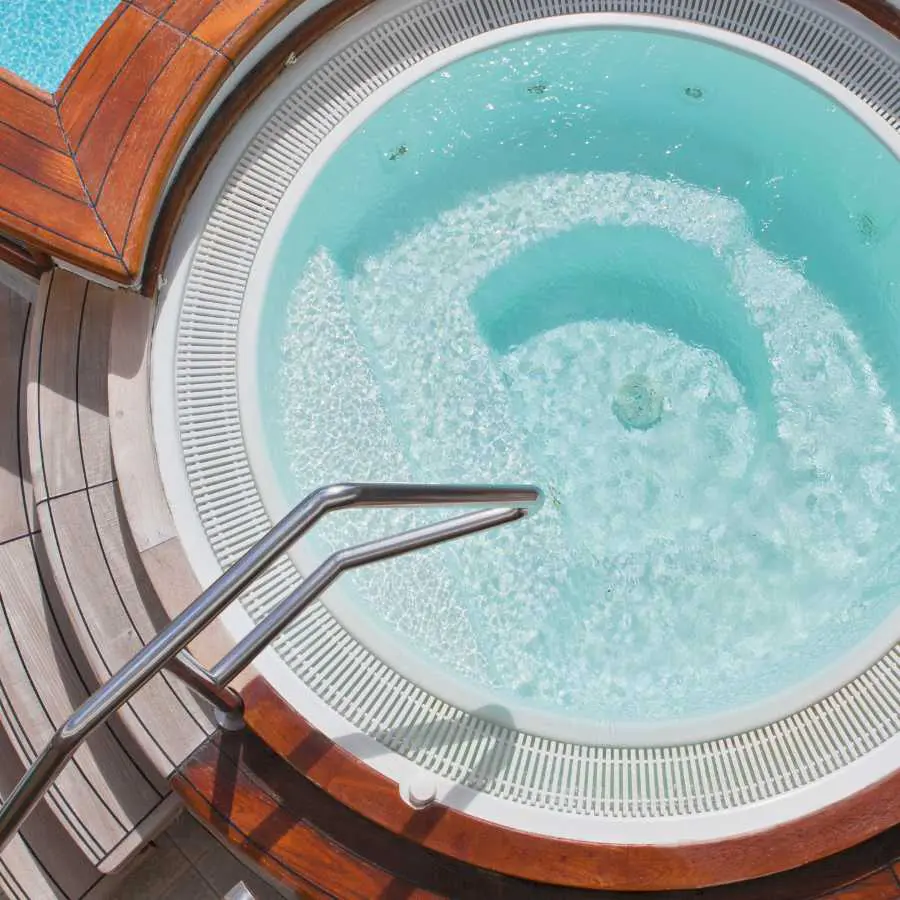 Agence M Com Marseille STB Roque Var Cavalaire Macon Renovation Terrassement Piscine Jacuzzi
