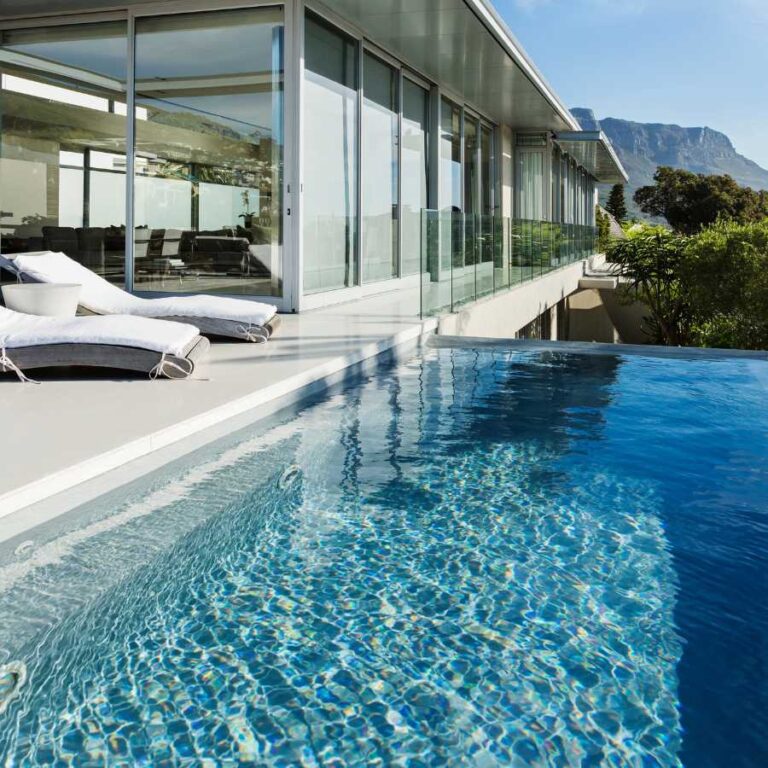 Agence M Com Marseille STB Roque Var Cavalaire Macon Renovation Terrassement Piscine Luxe
