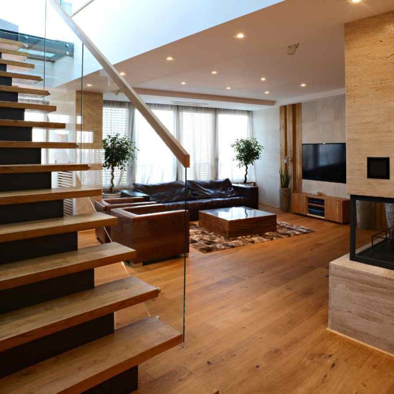 Agence M Com Marseille STB Roque Var Cavalaire Macon Renovation Terrassement Piscine Maison Salon Parquet Moderne