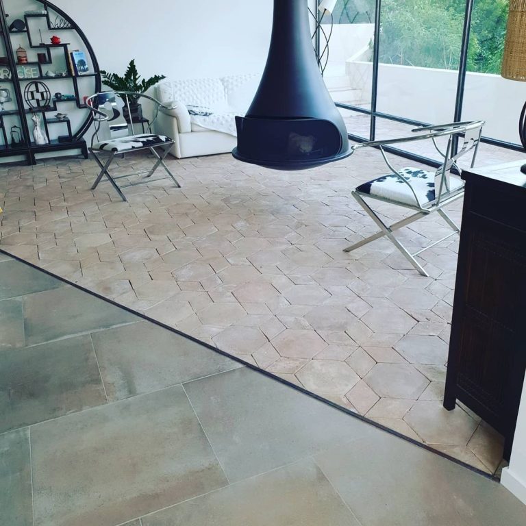Agence M Com Marseille STB Roque Var Cavalaire Macon Renovation Terrassement Tomettes Italienne