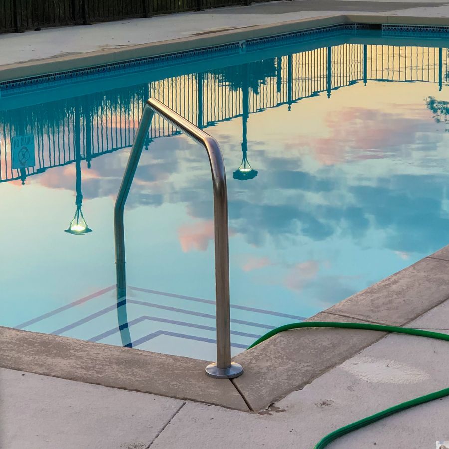 Agence M Com Piscine Frejus – STB Roque
