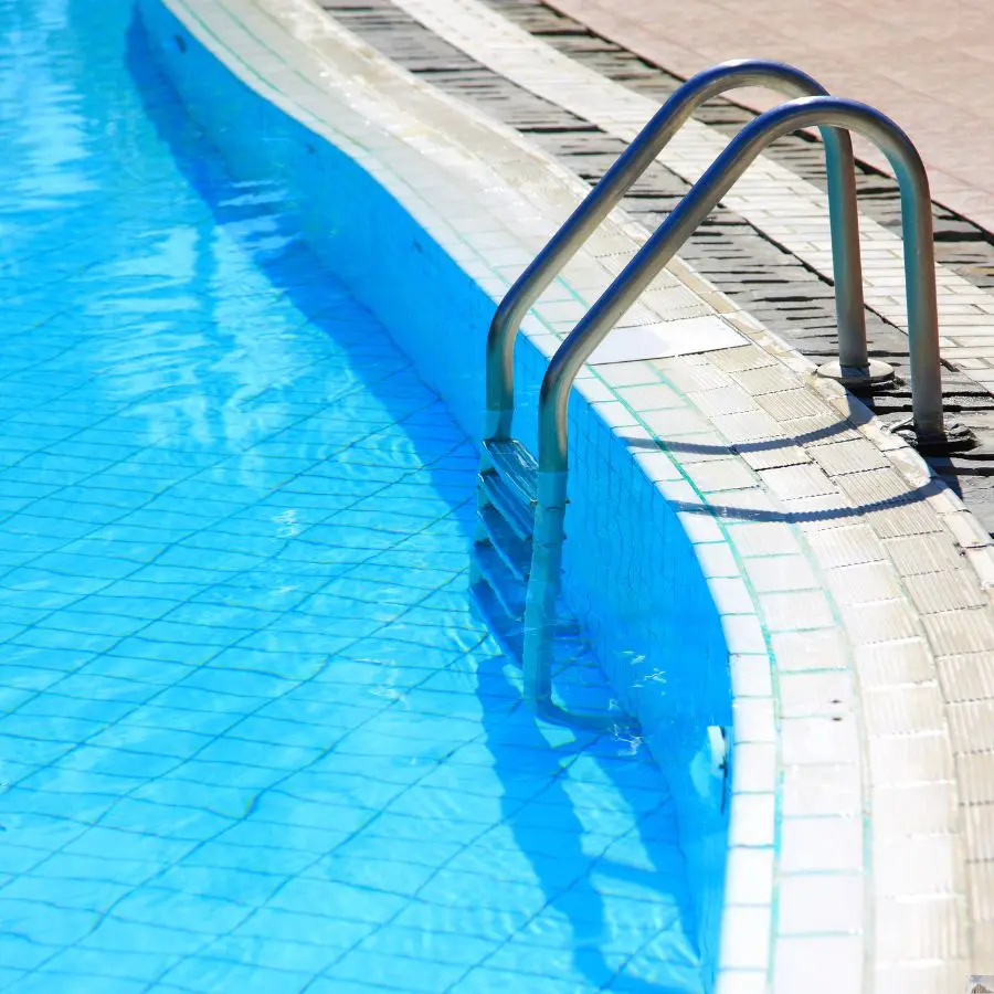 Agence M Com piscine le lavandou – STB Roque
